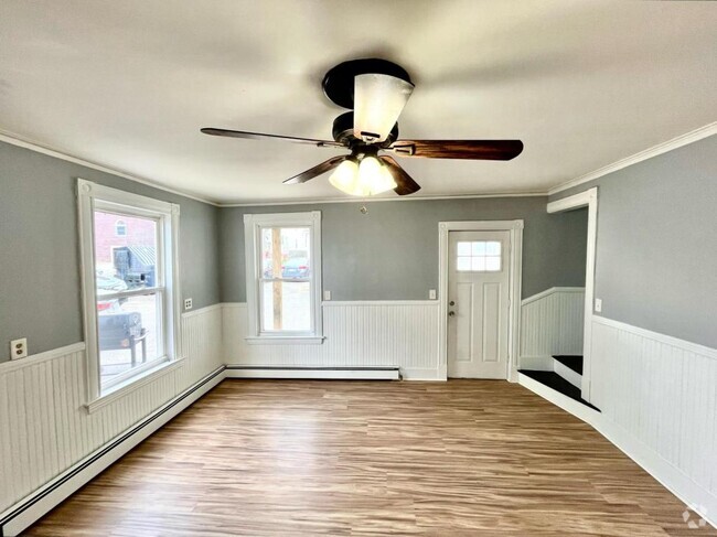 Building Photo - 70 4th St Rental