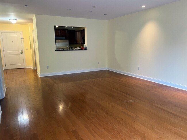 Photo - 11 Cheriton Rd Unit 107