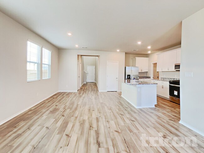 Photo - 5100 Saddle Clb Dr