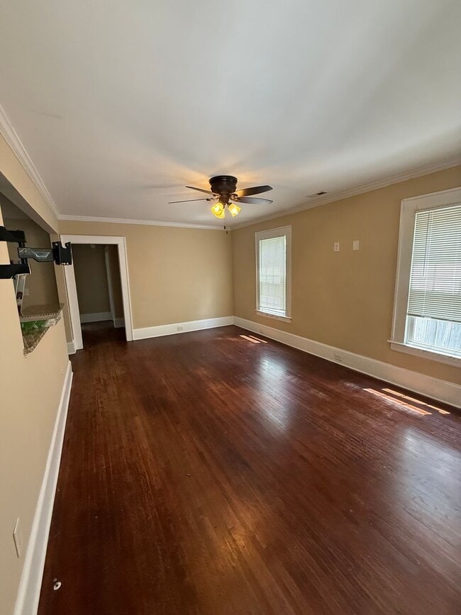 Photo - Bungalow in Charlotte with 2 bedrooms, 2 baths