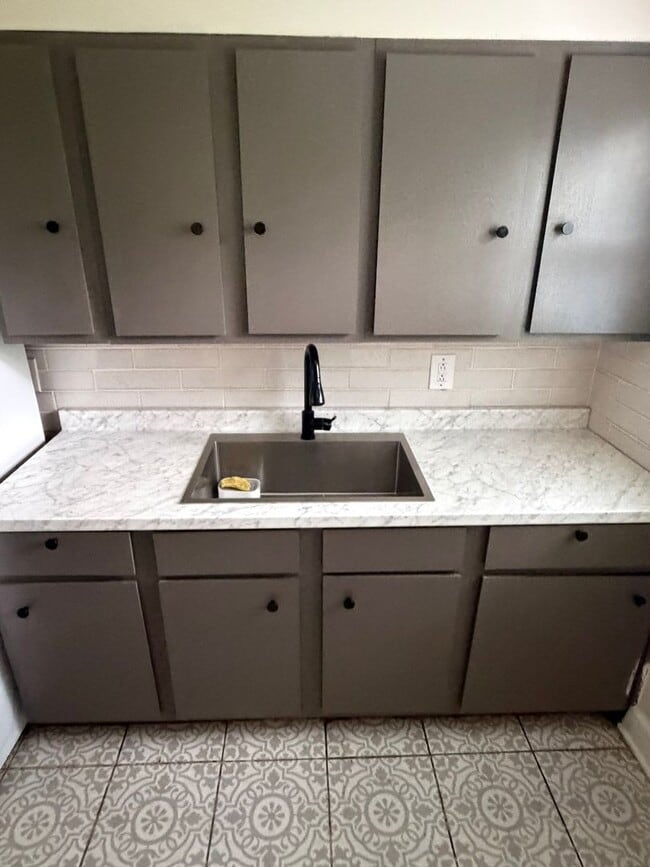 Photo - 3 BR/1BA | Newly Renovated Cottage| Cove security system| Fully fenced backyard