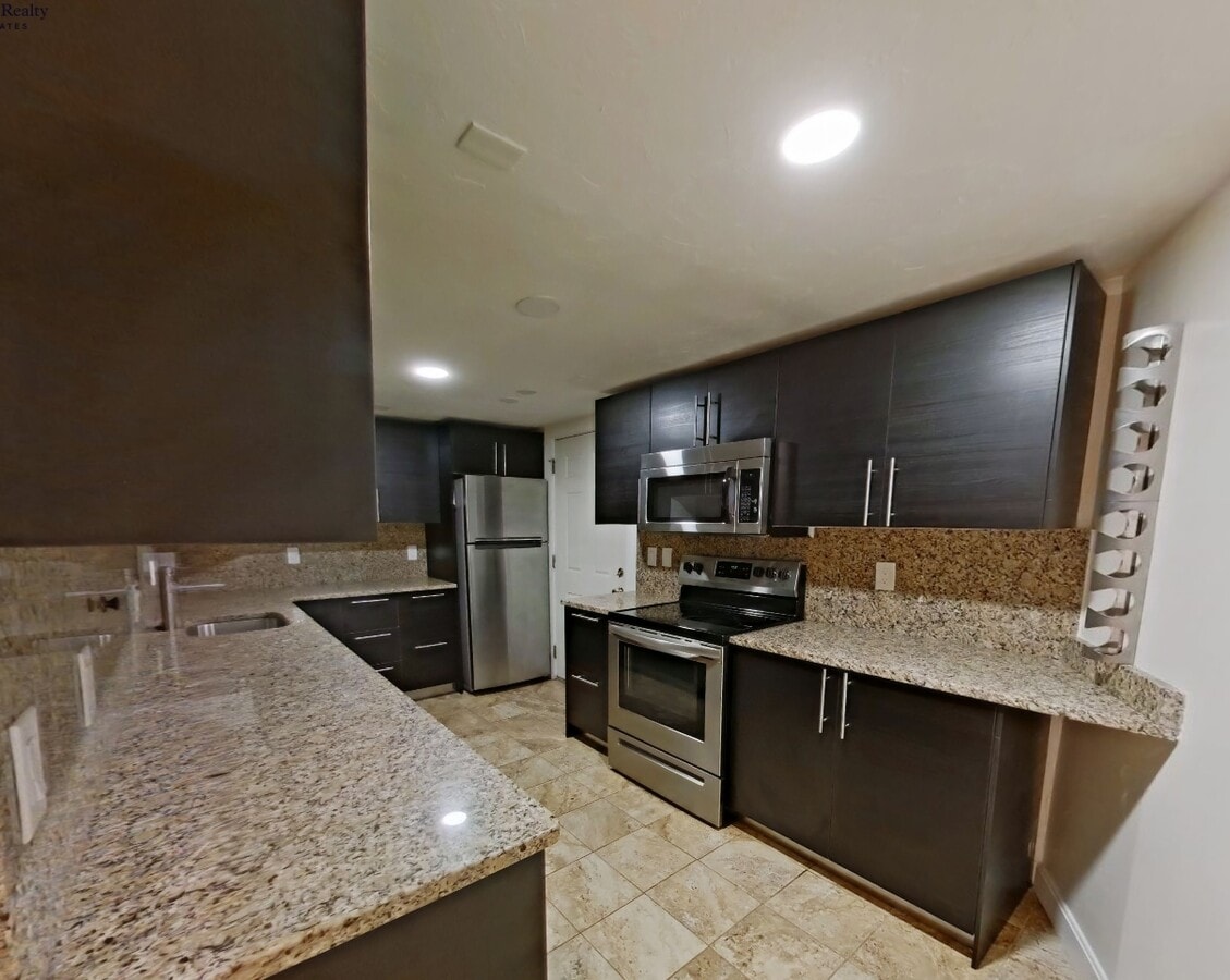 Photo - 73 Thatcher St Unit 002