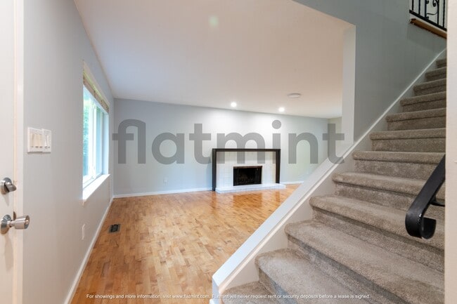 Photo - 7037 NE 137th St