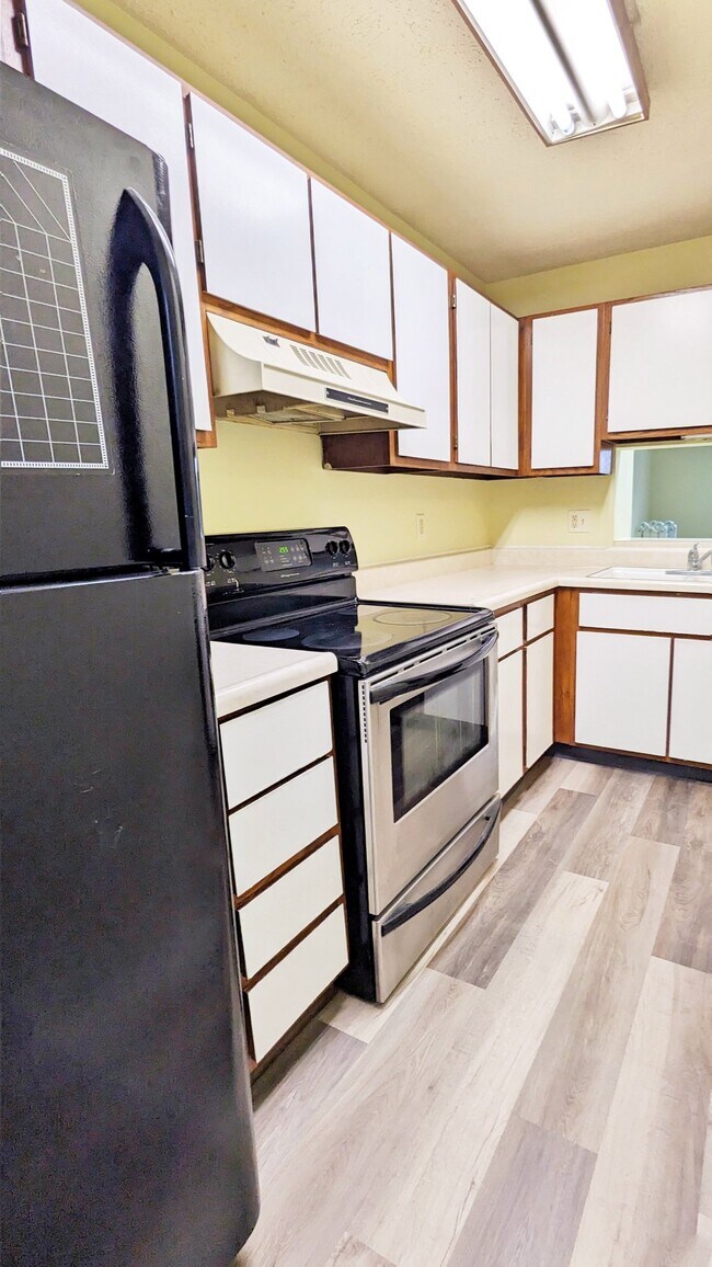Photo - 534 E Graham Pl