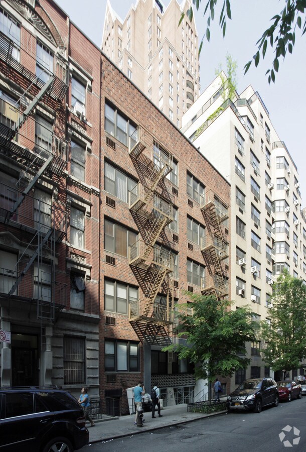 Primary Photo - 169-171 E 77th St Apartments