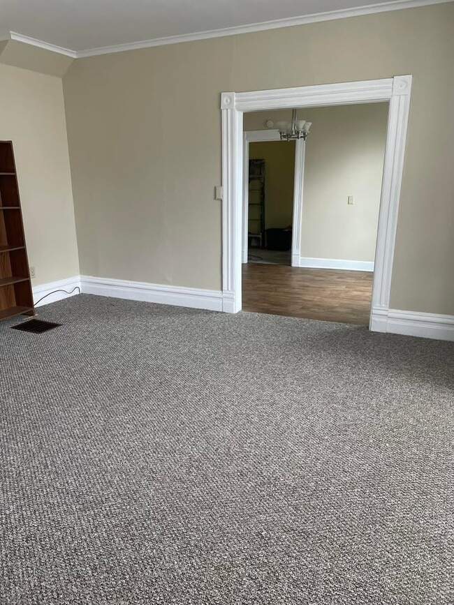 Sala de estar - 115 S Wisconsin St Unidad Lower