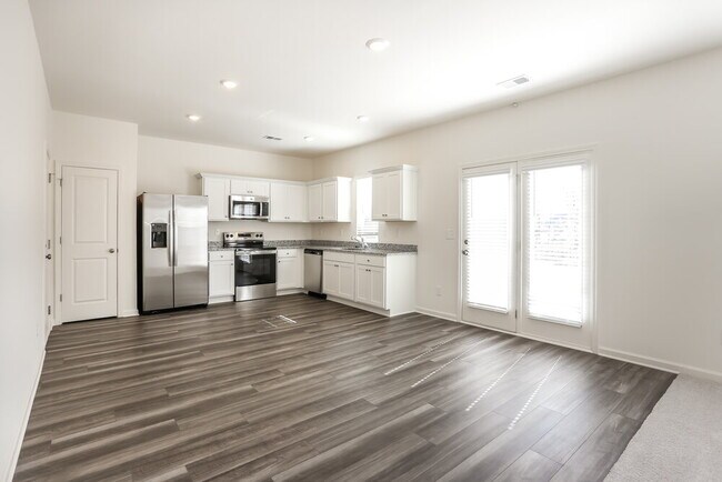 Photo - 7624 Saffron Ave