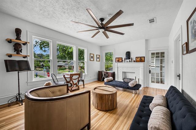 Photo - 5320 Junius St