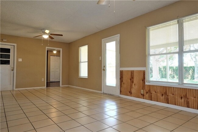 Photo - 114 Acacia Arch St