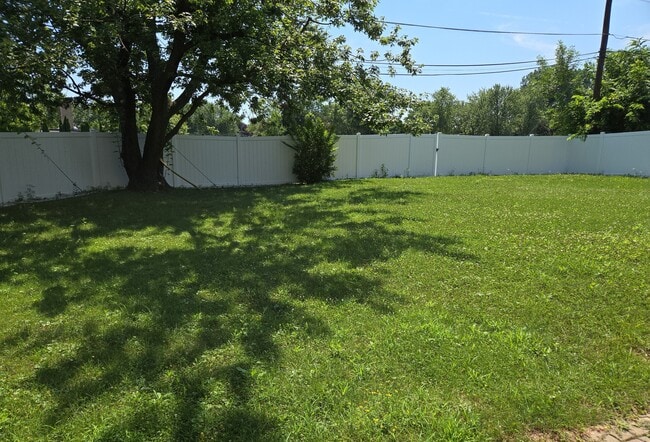 Photo - 635 Cumberland St