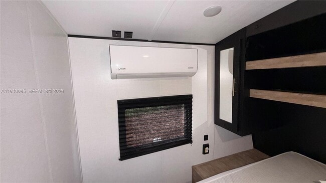 Photo - 19150 Flag Dr Unidad 2