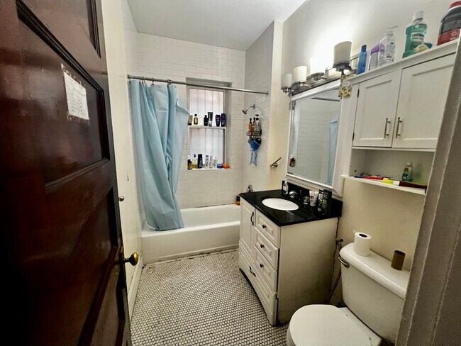 Photo - 807 Centre St Unit 2