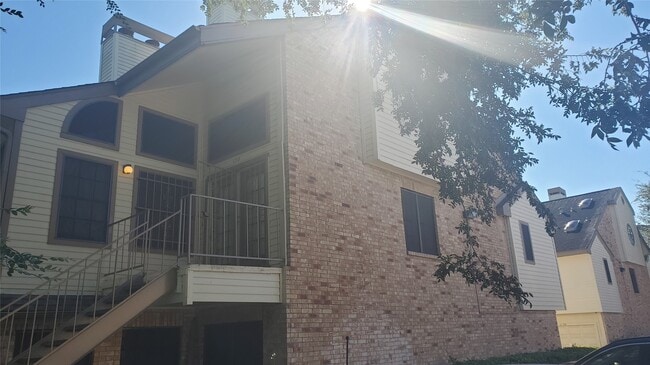 Building Photo - 2425 Holly Hall St Unit 96