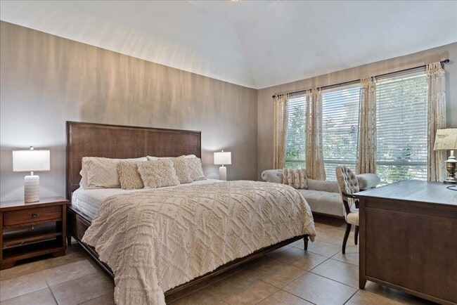 Photo - 1505 Laurel Oak Loop