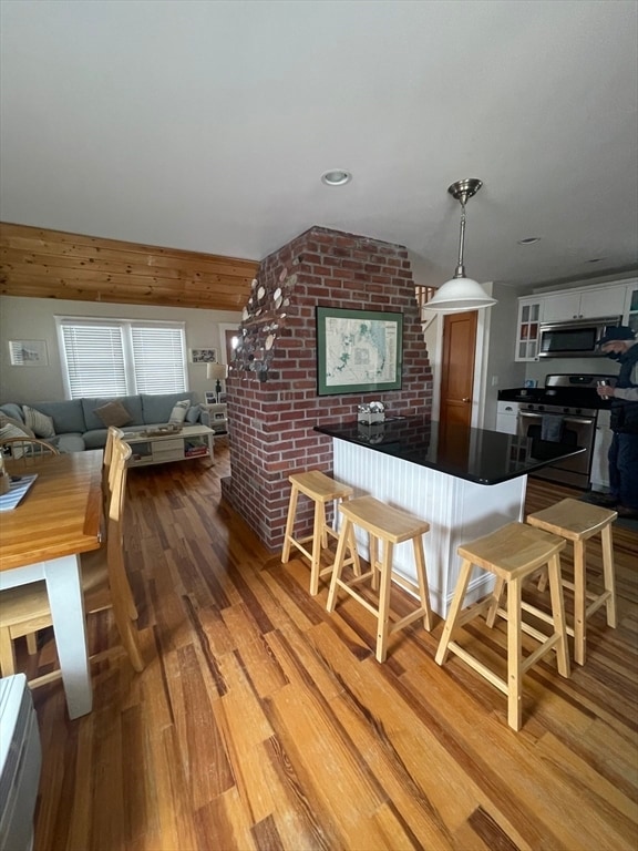 Building Photo - 29 Hawthorne St Rental