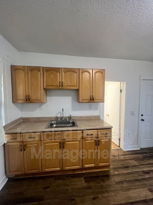 36 Walnut St Condo Unit 3 Condo for Rent in Middletown, CT