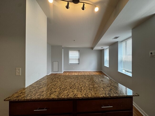 Photo - 1337 W Fargo Ave