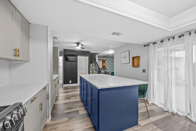 Photo - 1520 Shaker Cir
