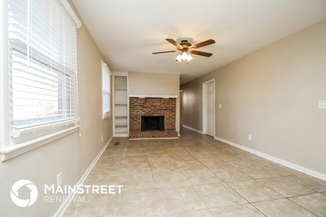 Photo - 156 John D St