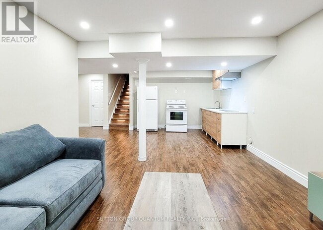 Photo - 320 Leiterman Dr