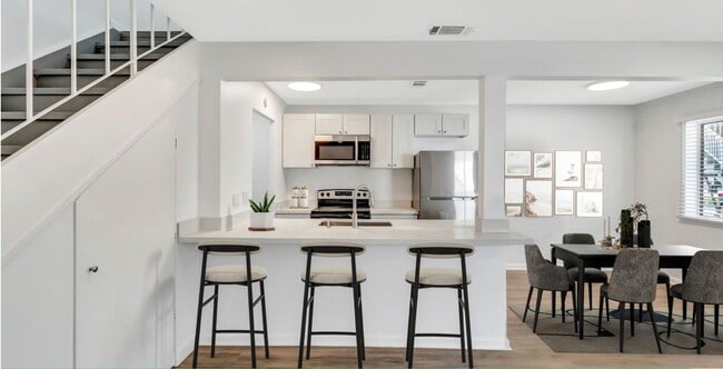Lock in the Best Deal of the Year in South... - Lock in the Best Deal of the Year in South... Townhome