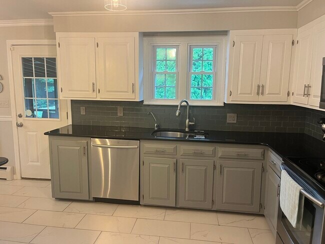 Photo - 2 Johnson Ln