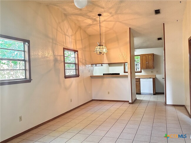 Photo - 614 Mill St