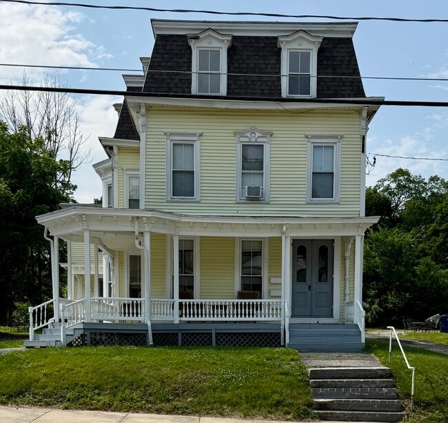 Front of House - 117 Bridge St Apartments Unit 3