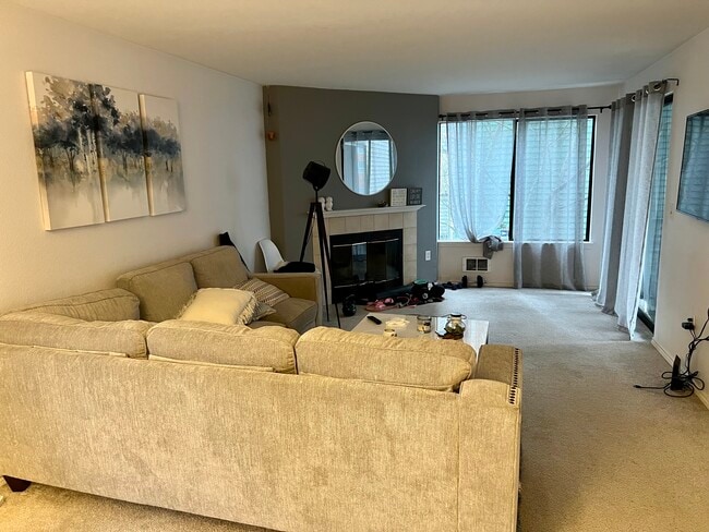Building Photo - 3256 SW Avalon Way Unit 204 Rental