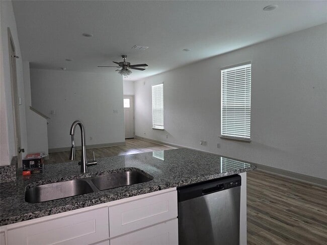 7520 Magnolia Village
