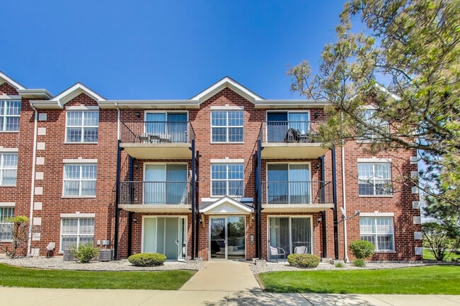 Building Photo - 16671 Liberty Cir Unit 2N Rental