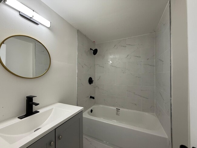 Photo - 321 Easy St