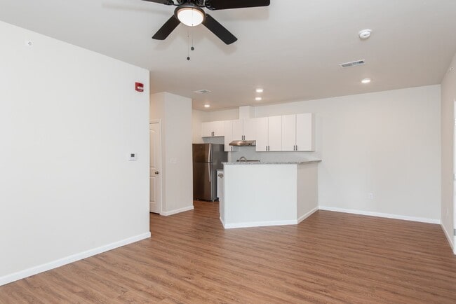 Photo - 137 Harmony Mdws Ct