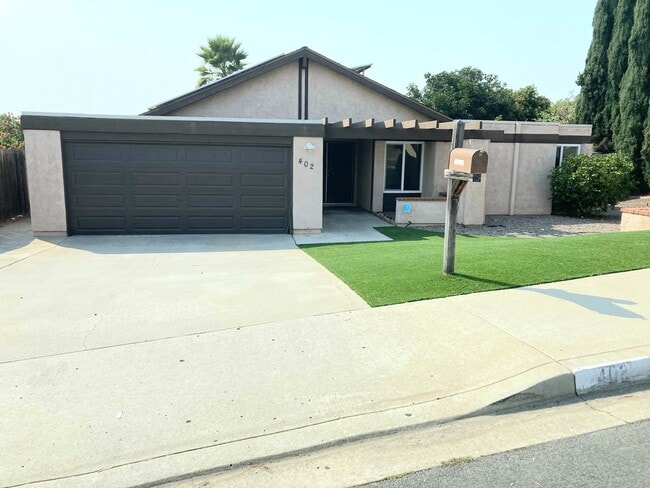 Photo - 402 Paseo Alegre