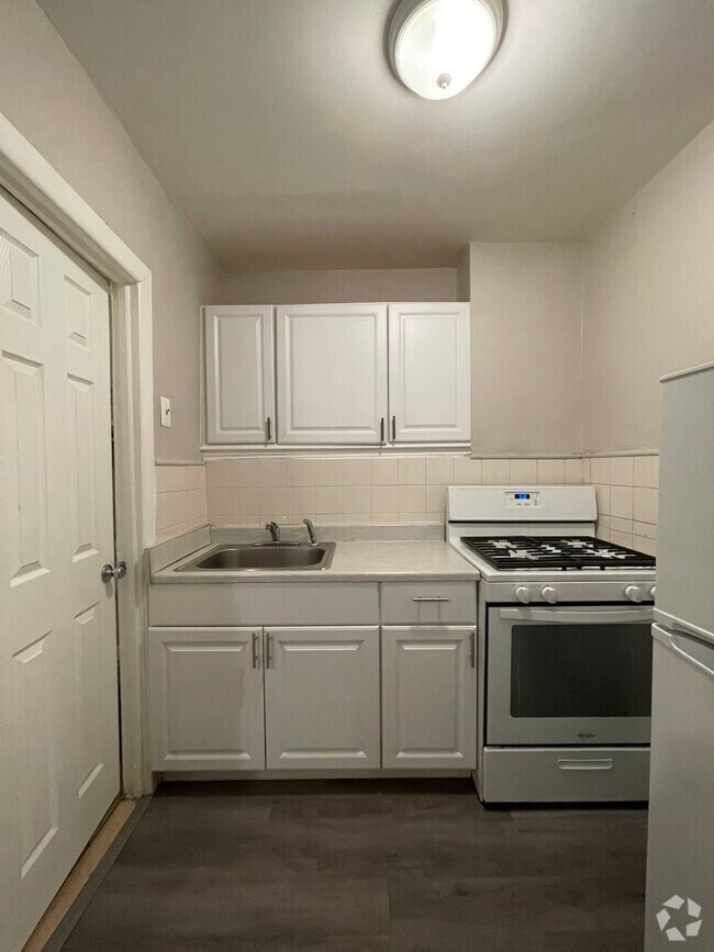 Building Photo - 237 Duncan Ave Unit 2 Rental