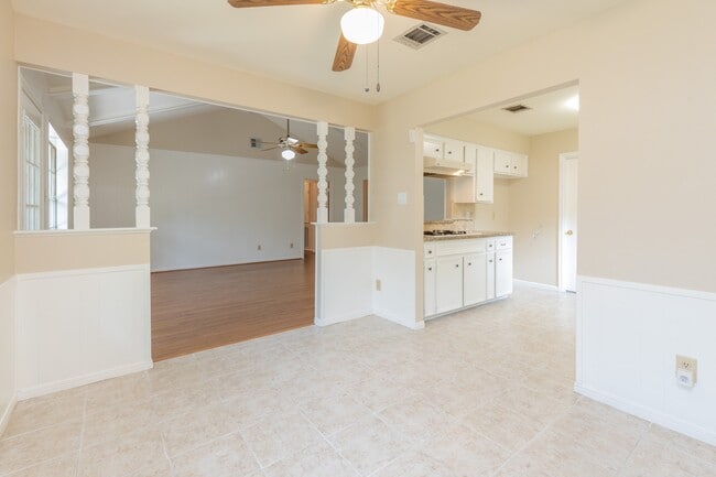 Photo - 2623 Longleaf Pines Ln