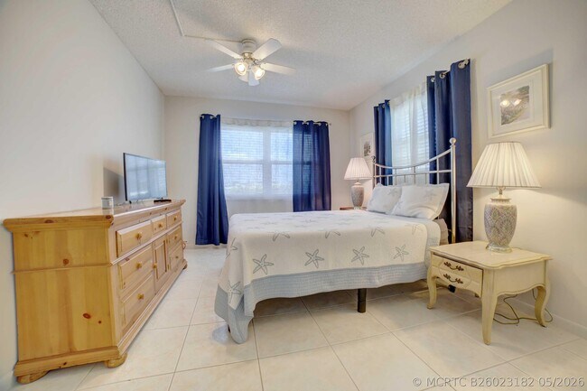 1801 Ocean Dr Unit 110