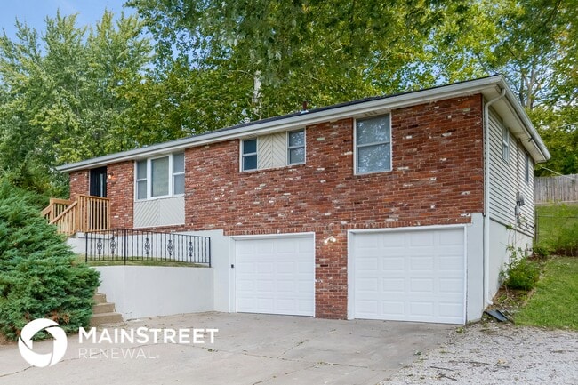 Building Photo - 6925 N Hickory St Rental