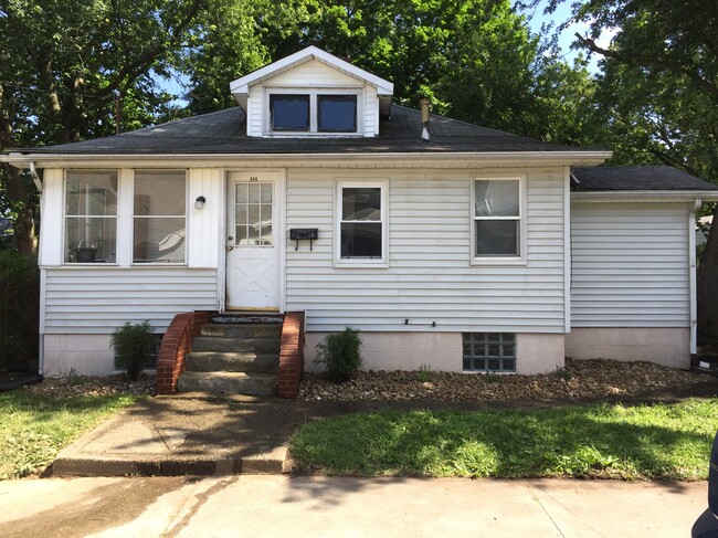 Building Photo - 444 W Wilbeth Rd Rental