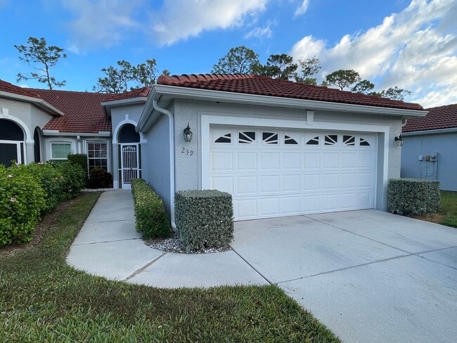 Building Photo - ANNUAL RENTAL - BERKSHIRE LAKES-MELROSE GARDENS- 3 BED/2 BATH VILLA WITH 2 CAR GARAGE