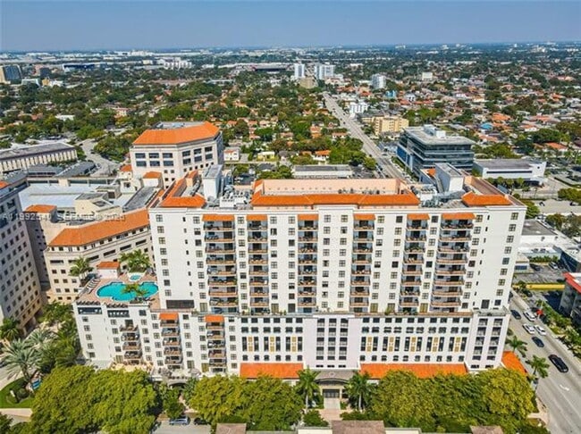 Photo - 888 Douglas Rd Unidad 888 S Douglas Rd # 807