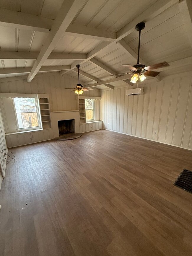 Building Photo - 1903 16th St Unit 1903 16th - B Rental