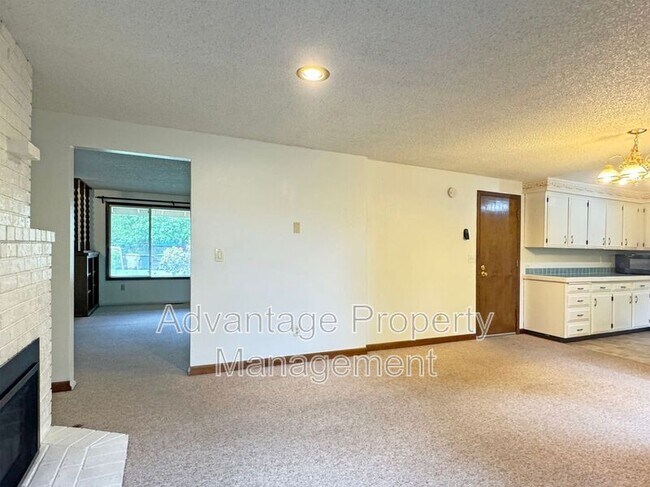 Photo - 2350 NW Green Cir