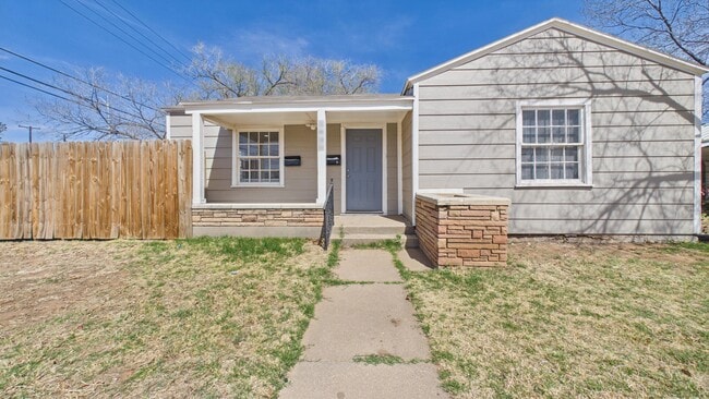 Photo - 2430 31st St