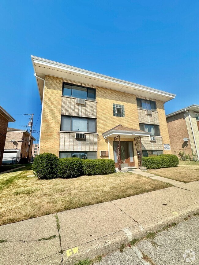 Building Photo - 4712 N Olcott Ave Rental