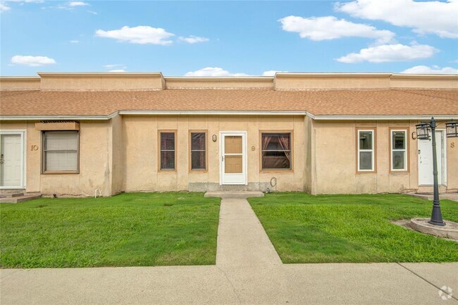 Building Photo - 3700 83rd St Unit 9 Rental