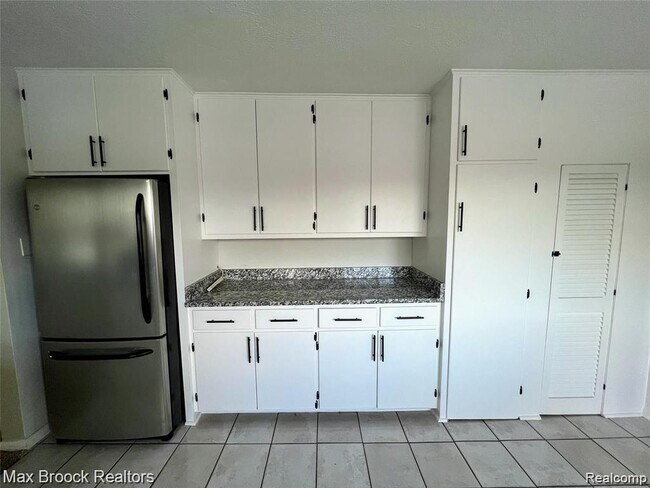 Photo - 1824 University St