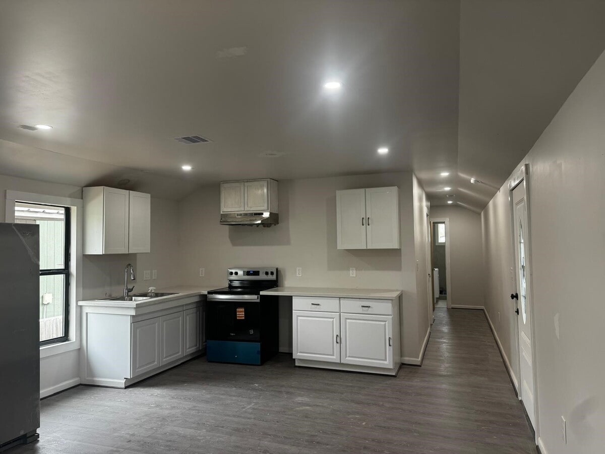 Photo - 627 CR-5102I