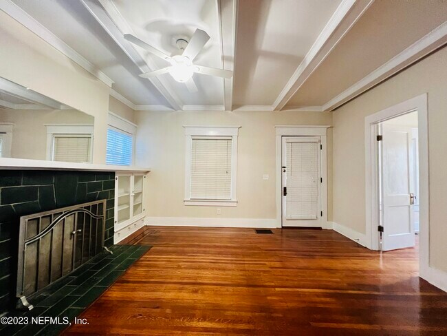 Photo - 2063 Post St