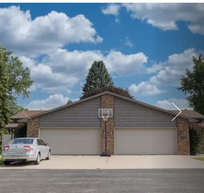 Building Photo - 2750 W Parkmoor Ct Rental